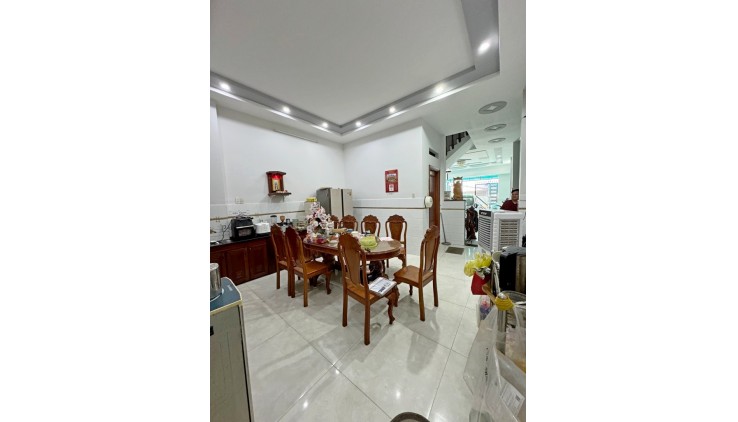 Mặt tiền kinh doanh Phạm Đức Sơn 5x18 4 tầng sổ riêng chỉ 19 tỷ